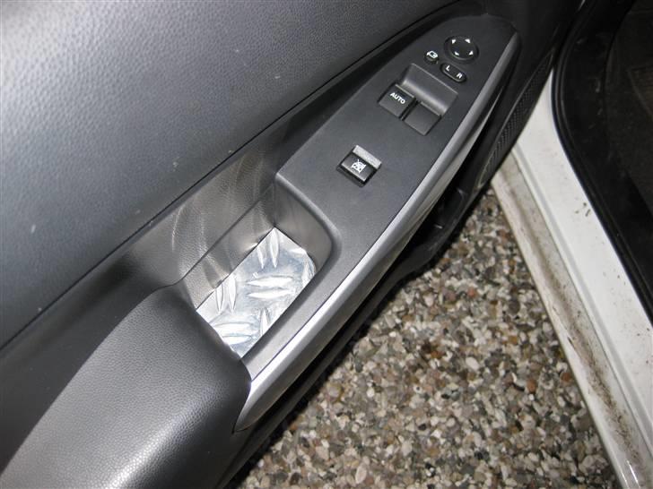 Mazda 2 1,5 solgt - lille hjemmelavet detalje.. billede 8