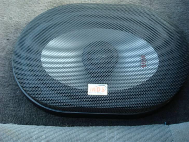 BMW 323i e30 r.i.p - min ene baghøjtaler billede 11