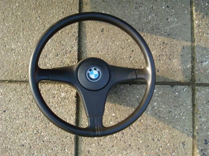 BMW 323i e30 r.i.p - det gamle grime rat billede 13