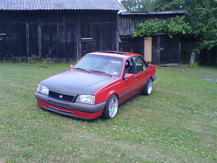 Opel ASCONA 2.0I GT SPORT billede 2