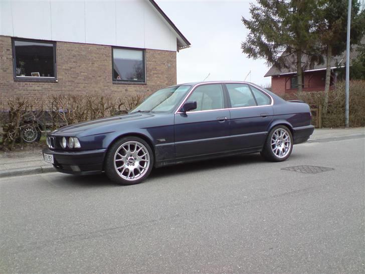 BMW E34  SOLGT billede 1