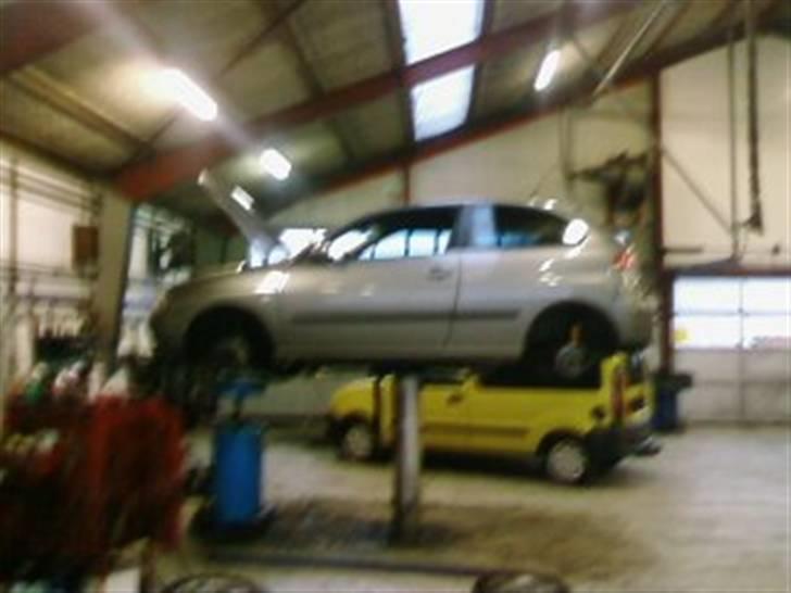 Seat Ibiza ... SOLGT - så skal der laves bremser og så kunne den lige blive lidt lavere. billede 12