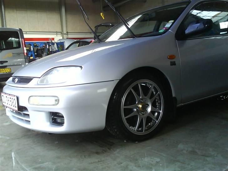 Mazda 323c solgt billede 1