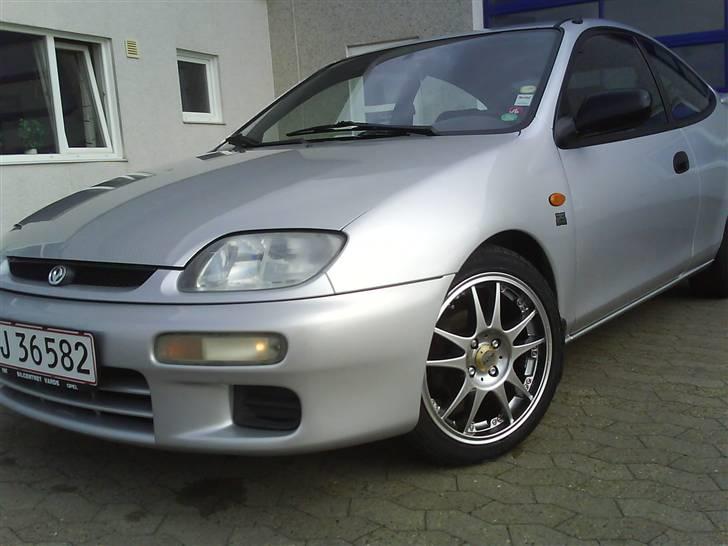 Mazda 323c solgt billede 6