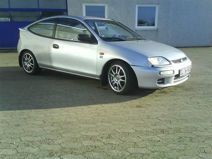 Mazda 323c solgt billede 8