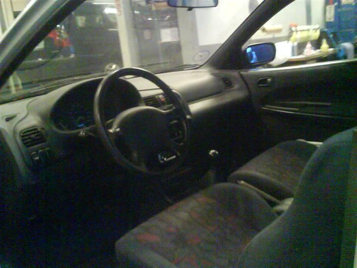 Mazda 323c solgt billede 11