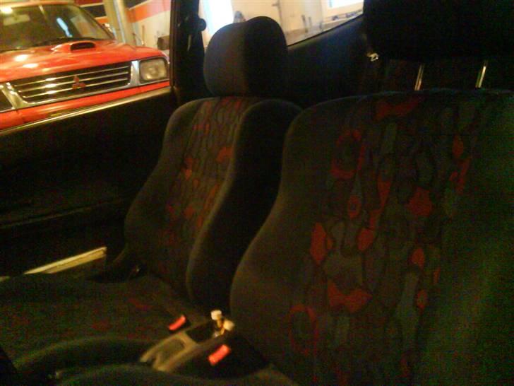 Mazda 323c solgt billede 12