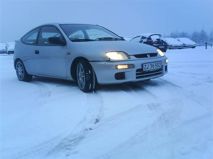 Mazda 323c solgt billede 16
