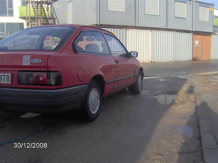 Ford Sierra 1,6 cl SKROTTET billede 7