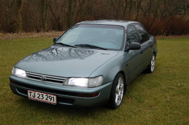 Toyota corolla 1,3 sedan solgt - ja som den står billede 1