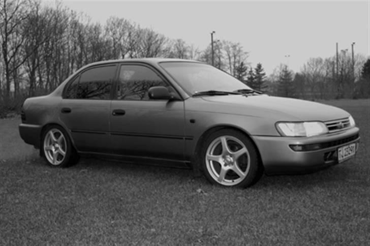 Toyota corolla 1,3 sedan solgt billede 7