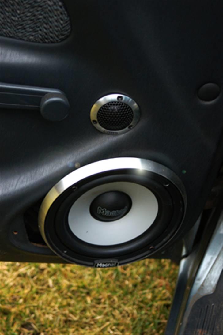 Toyota corolla 1,3 sedan solgt - magnat det virker billede 19