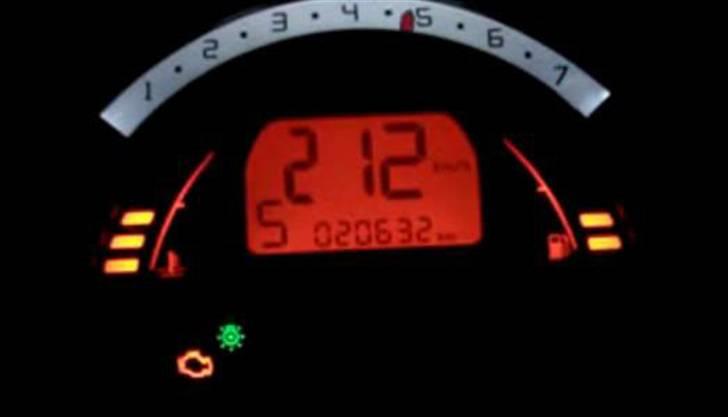 Citroën C2 1.4 HDi - Ned af bakke, solskin, medvind, hjem ve  billede 9