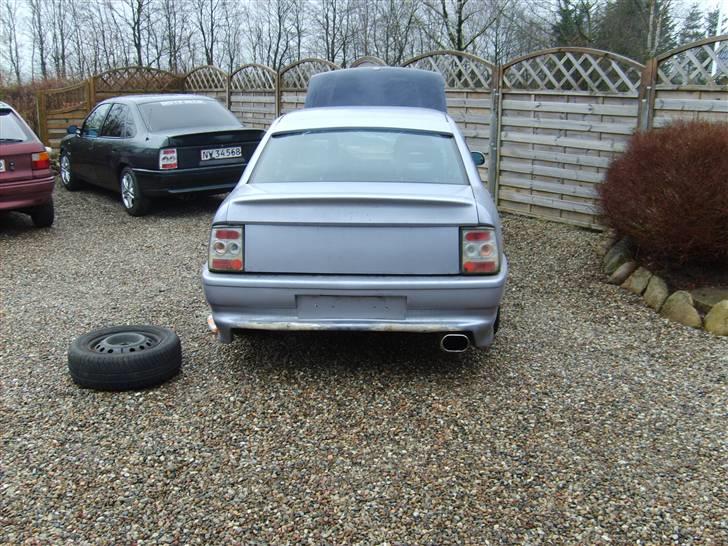 Opel vectra A 2.0i 8v skrot billede 3