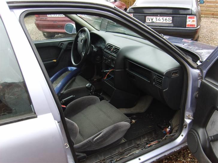 Opel vectra A 2.0i 8v skrot billede 9
