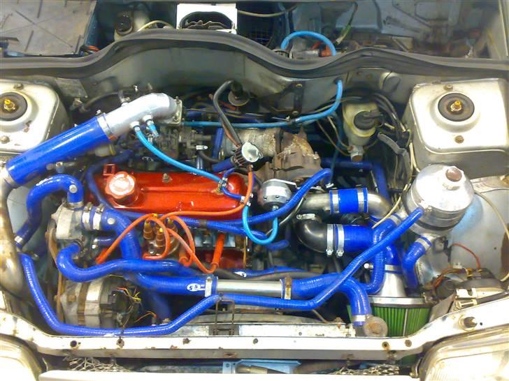 Renault 5 GT Turbo SOLGT - Det er sådan et motorrum skal se ud billede 2