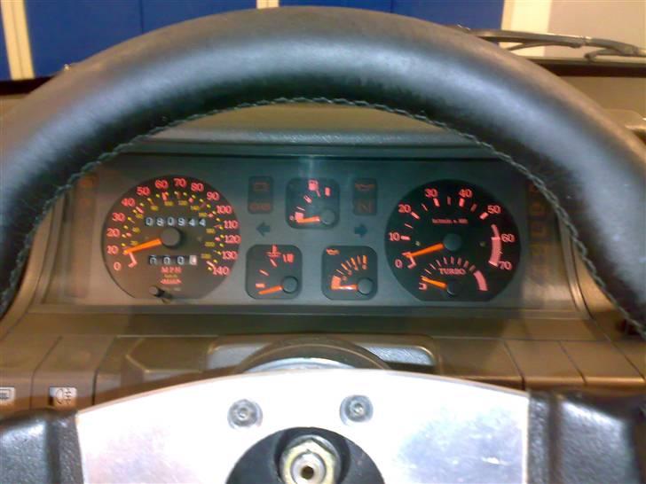 Renault 5 GT Turbo SOLGT - Instrument med miles og km\h de små tal er km\h billede 7