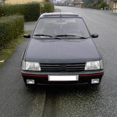 Peugeot 205 gti