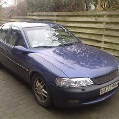 Opel vectrab 2,5 v6 solgt