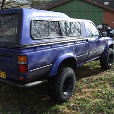 Toyota Hilux 2,4 TD solgt