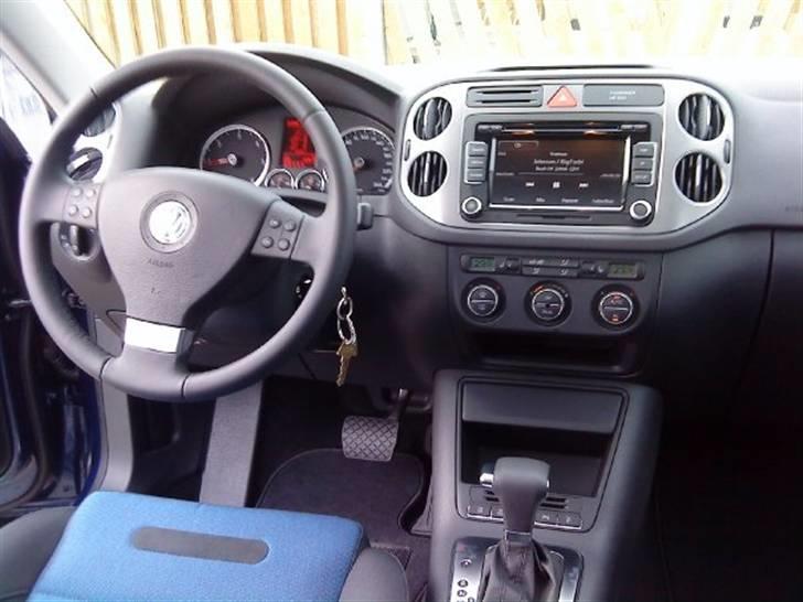 VW Tiguan Sport & Style *Solgt* - Dejlig kabine og tingene sidder perfekt. billede 9