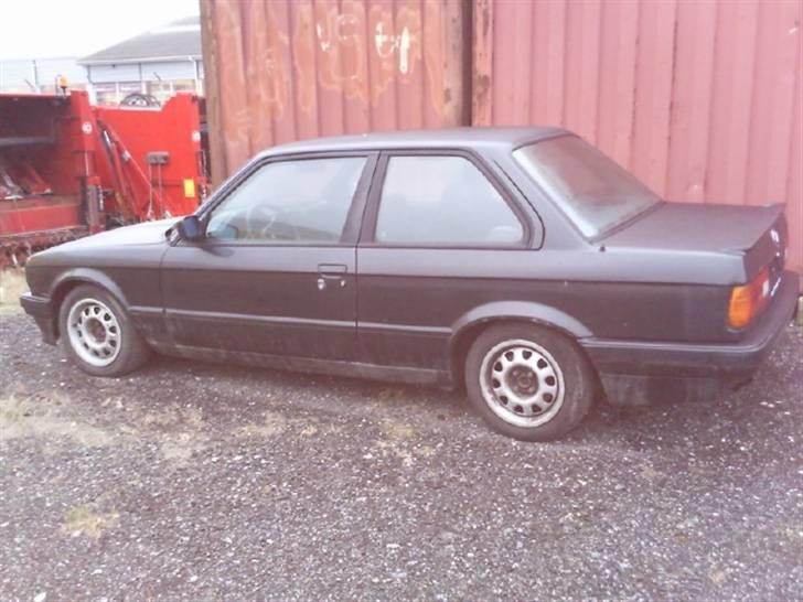 BMW 320i shadow line (solgt) billede 5