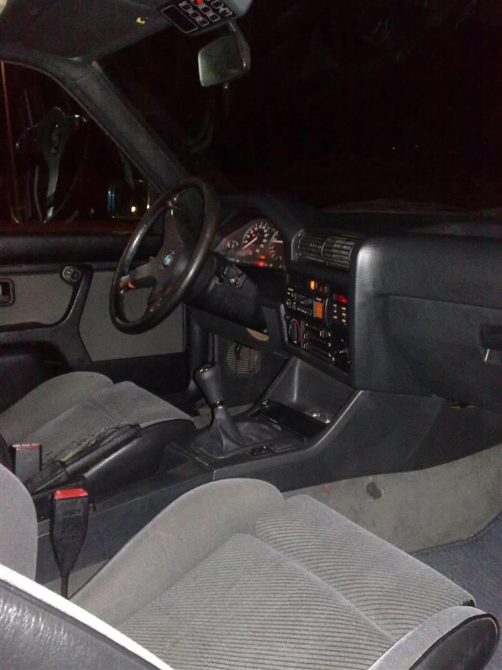 BMW 320i shadow line (solgt) billede 7