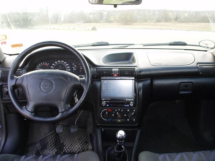 Opel Astra 1.6 Sport billede 9