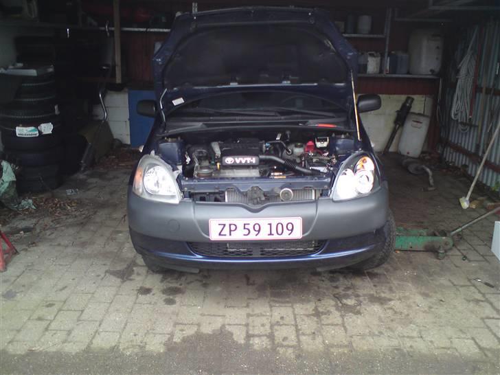 Toyota Yaris solgt - Angel eyes og standert lygte  billede 3