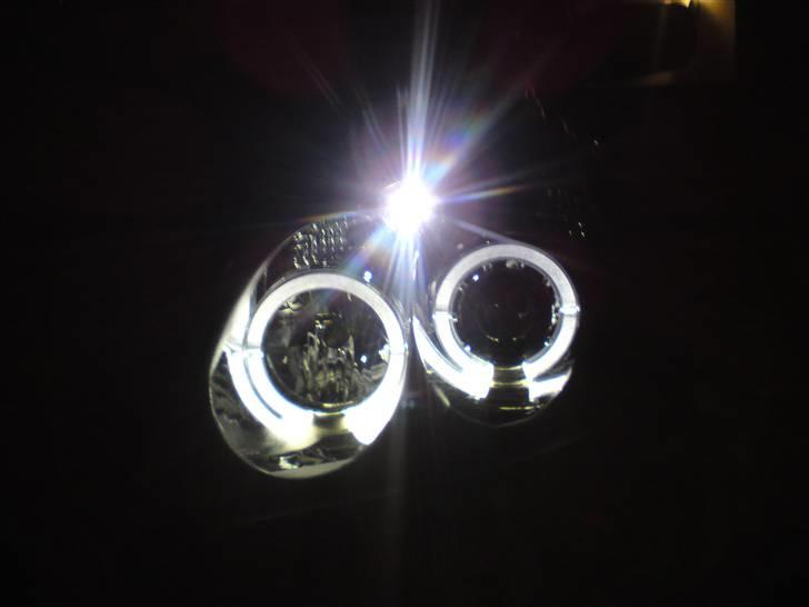 Toyota Yaris solgt - angel eyes billede 5