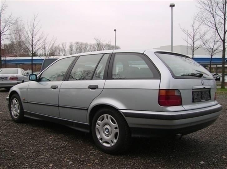 BMW 323i Touring !!SOLGT!! - Billedet er fra Tyskland hos forhandleren. billede 2