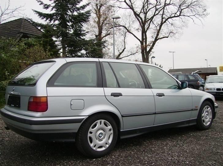 BMW 323i Touring !!SOLGT!! - Billedet er fra Tyskland hos forhandleren. billede 3