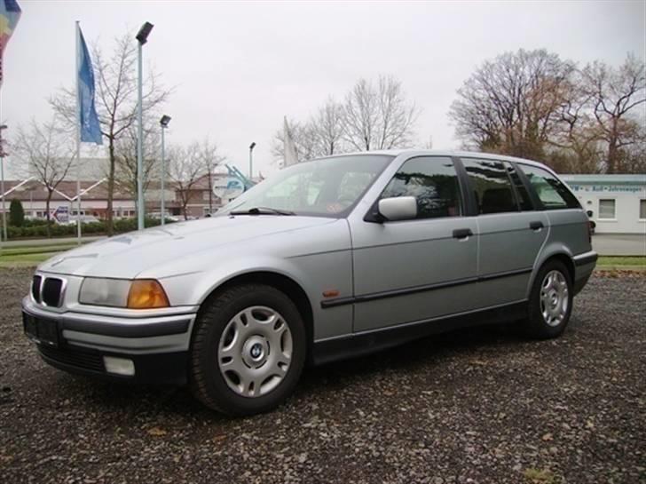 BMW 323i Touring !!SOLGT!! - Billedet er fra Tyskland hos forhandleren. billede 4