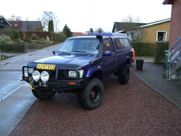 Toyota Hilux 2,4 TD solgt billede 1