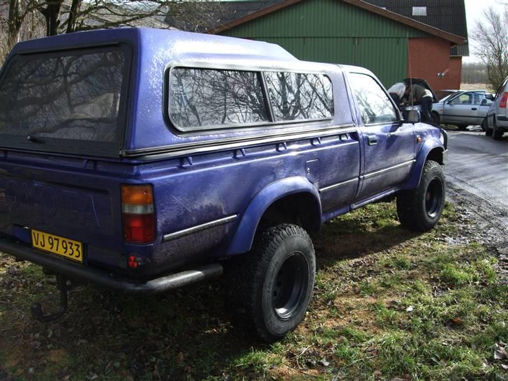 Toyota Hilux 2,4 TD solgt billede 3