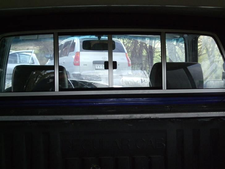 Toyota Hilux 2,4 TD solgt billede 6