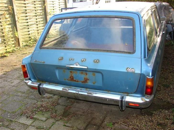 Ford 17m 2000S P7b Kastwagen - Ja Ja..... Efter sigende skulle bagklappen være ens på de stationcarmodellen af p5 og p7... billede 3