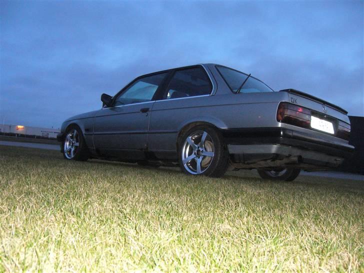 BMW e30 320i 24v billede 5