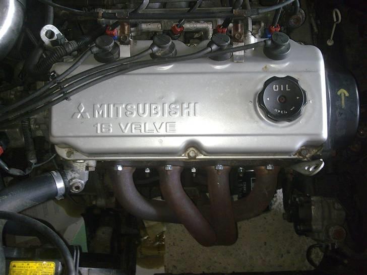 Mitsubishi Lancer Glxi **Solgt** - Bananmanifold skal der jo til :) .. Har ikk set andre i DK med banan end min... billede 8