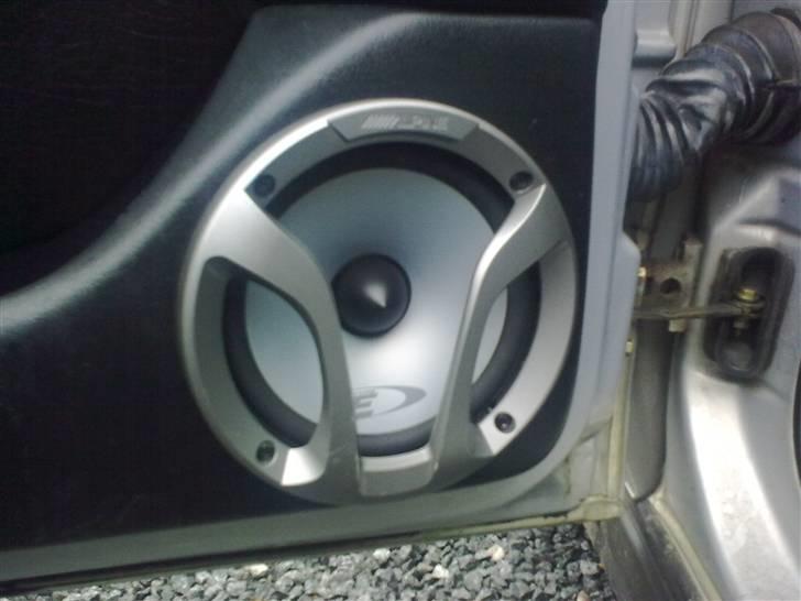 VW Golf 3 VR6 Solgt - alpine type E. er monteret i hele bilen 8 Højtaler:) kæft det spiller bare 210watt billede 20