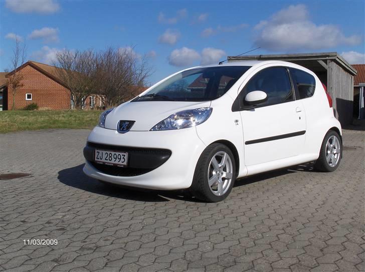 Peugeot 107 Comfort pluds SOLGT billede 1