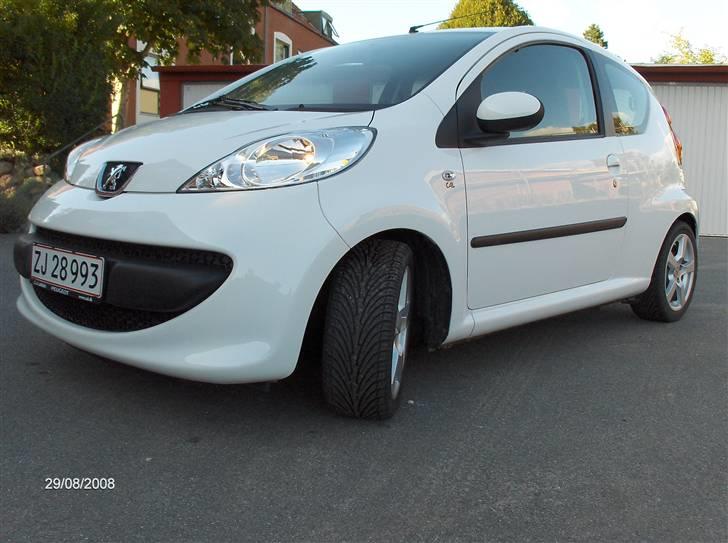 Peugeot 107 Comfort pluds SOLGT billede 4