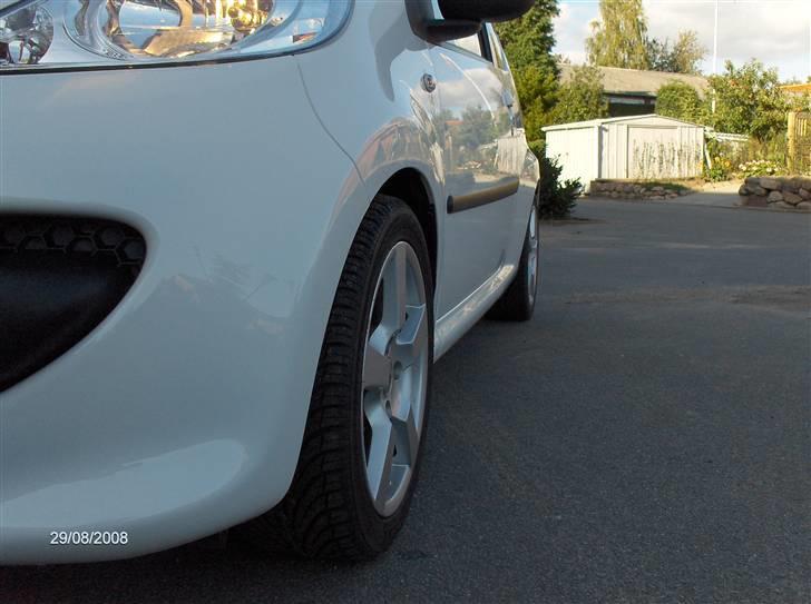 Peugeot 107 Comfort pluds SOLGT billede 7