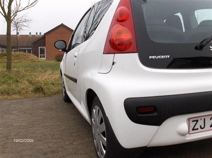 Peugeot 107 Comfort pluds SOLGT billede 8