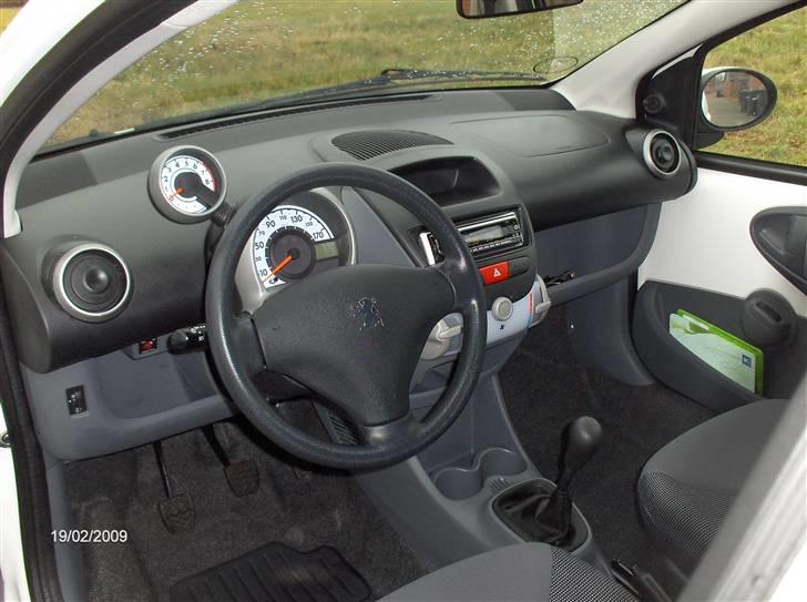 Peugeot 107 Comfort pluds SOLGT billede 9