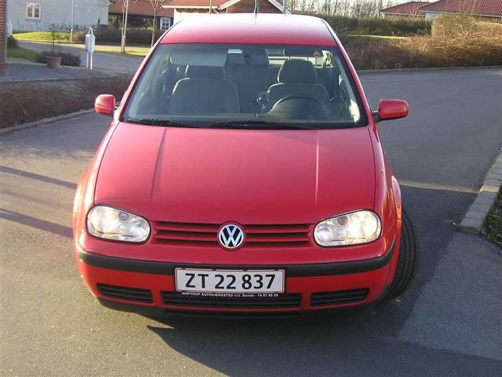 VW Golf IV *SOLGT* billede 1