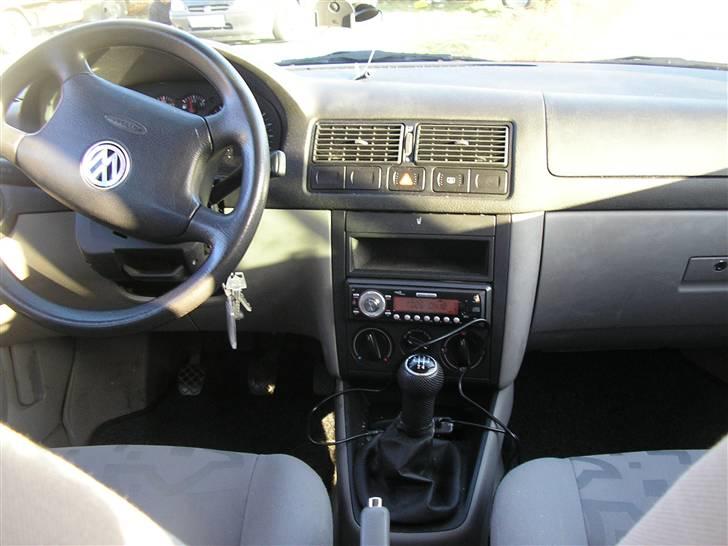 VW Golf IV *SOLGT* billede 4