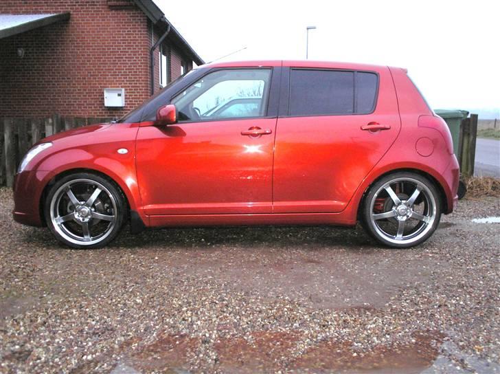 Suzuki swift 1.5 GLS  solgt billede 2