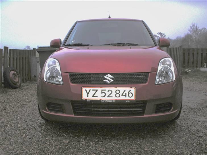 Suzuki swift 1.5 GLS  solgt billede 3
