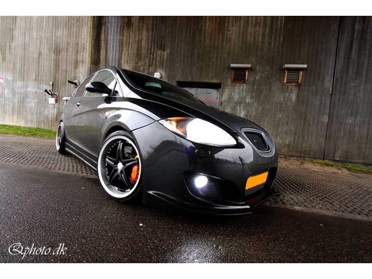 {{currentPhoto.altText}} billede {{currentPhoto.number}}